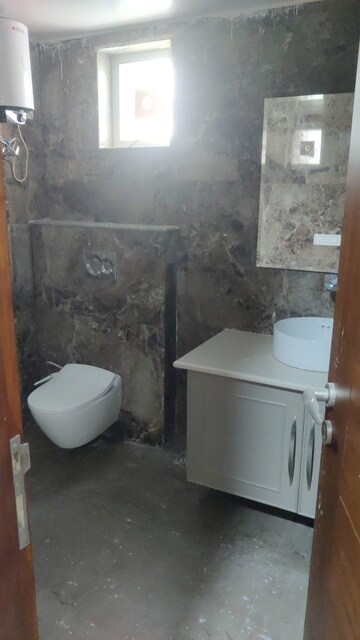 Bathroom in 3.5 BHK Apartment at Smart World Orchard, Sector 61 – for Rent