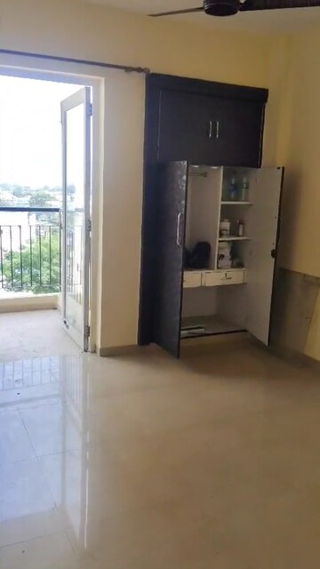 Room in 2 BHK Apartment at MCC Signature Heights, Raj Nagar Extension – for Rent
