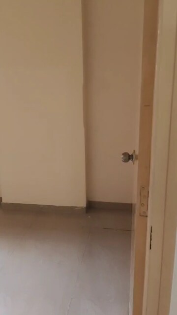Room in 2.5 BHK Apartment at MCC Signature Heights, Raj Nagar Extension – for Rent