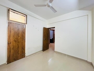 Room in 1 BHK Apartment at Vasant Kunj – for Rent