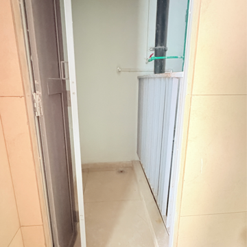 Bathroom in 1 BHK Apartment at Kalpataru Immensa, Kolshet Industrial Area – for Sale