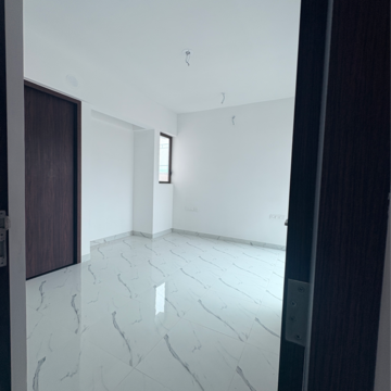 Room in 2 BHK Apartment at Raymond Ten X Habitat, Swastik Garden – for Rent