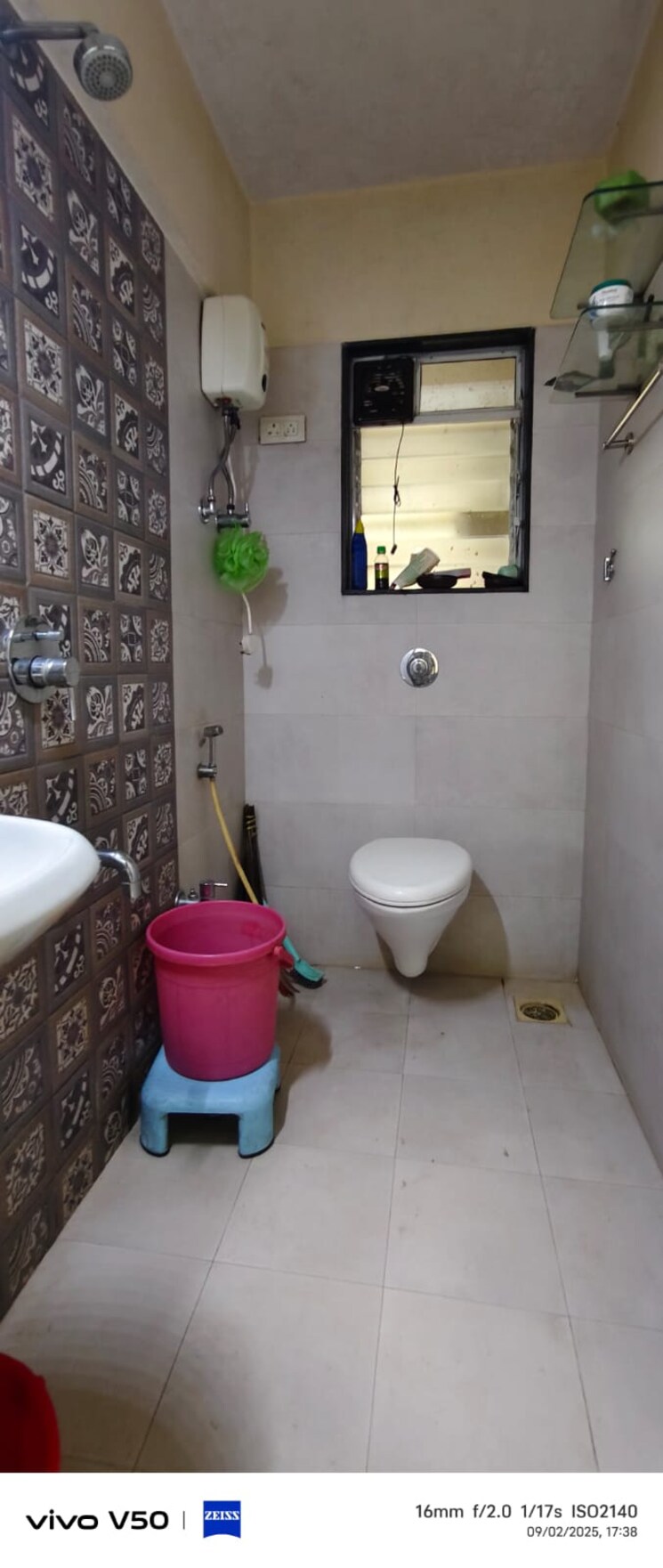 Bathroom, mhatre-royal-chs 1 Bedroom 450 Sq.Ft. Apartment In Dahisar West Mumbai 9138117