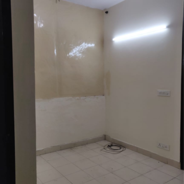 Room in 2 BHK Builder Floor at Saket – for Rent
