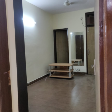 Room in 2 BHK Builder Floor at Saket – for Rent