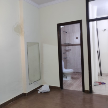 Room in 2 BHK Builder Floor at Saket – for Rent