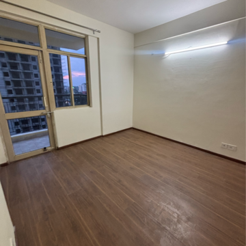Room in 3 BHK Apartment at Paarth Aadyant, Sushant Golf City – for Rent