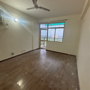 Room in 3 BHK Apartment at Paarth Aadyant, Sushant Golf City – for Rent