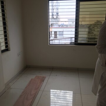 Room in 3 BHK Apartment at Orchid Flora, Vemali – for Rent