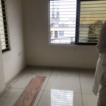 Room in 3 BHK Apartment at Orchid Flora, Vemali – for Rent