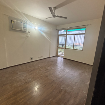 Room in 3 BHK Apartment at Paarth Aadyant, Sushant Golf City – for Rent