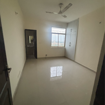 Room in 3 BHK Apartment at Paarth Aadyant, Sushant Golf City – for Rent