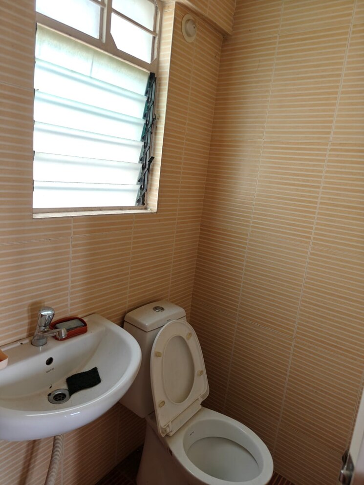 Bathroom, the-construction-west-end-village 2 Bedroom 1020 Sq.Ft. Apartment In Paud Road Pune 9138161
