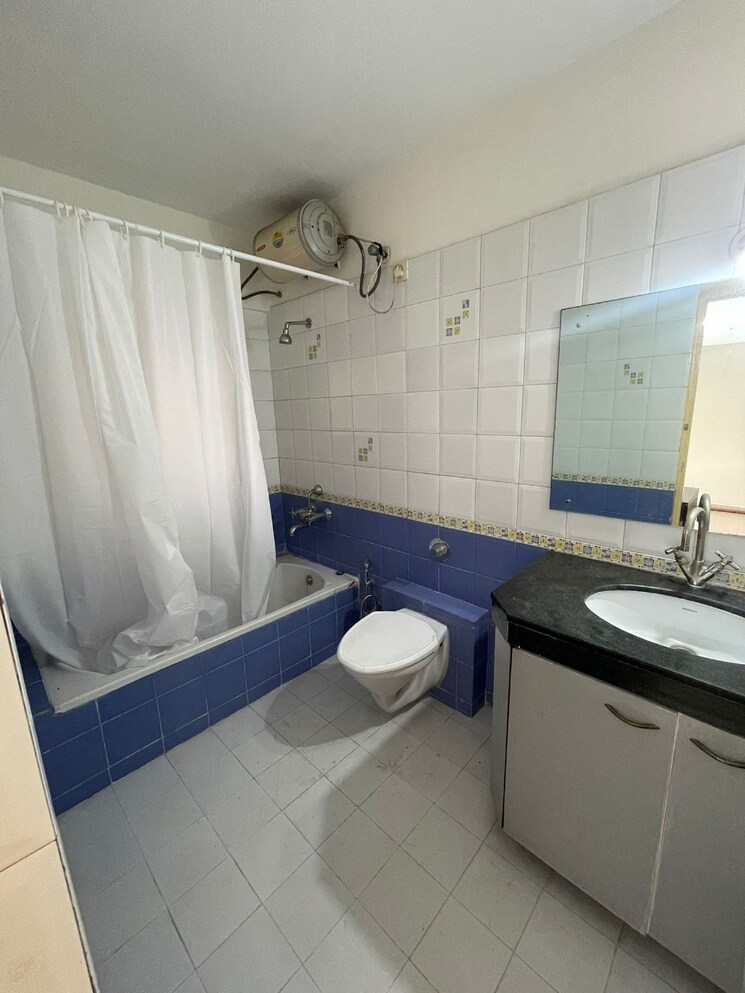 Master Bedroom, kumar-presidency 3 Bedroom 1500 Sq.Ft. Apartment In Koregaon Park Pune 9138171