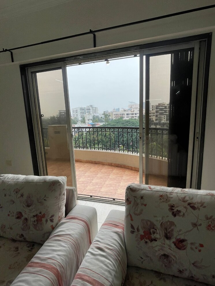Living Room, kumar-presidency 3 Bedroom 1500 Sq.Ft. Apartment In Koregaon Park Pune 9138171