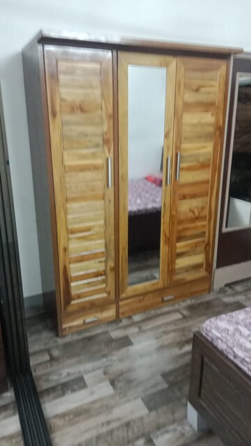 Room in 1 RK Apartment at Nagari Niwara CHS, Goregaon East – for Rent