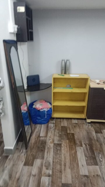 Furnished Amenities in 1 RK Apartment at Nagari Niwara CHS, Goregaon East – for Rent