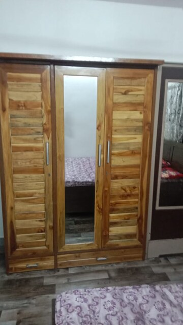 Room in 1 RK Apartment at Nagari Niwara CHS, Goregaon East – for Rent