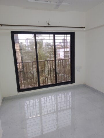 Room in 1 BHK Apartment at Kamla Valeon, Borivali West – for Rent