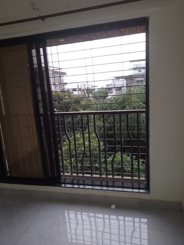 Room in 1 BHK Apartment at Kamla Valeon, Borivali West – for Rent