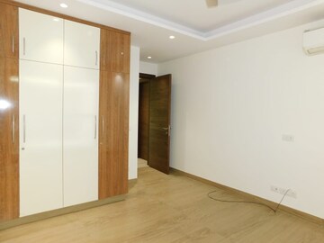 Room in 3 BHK Builder Floor at Vikram Nagar – for Sale