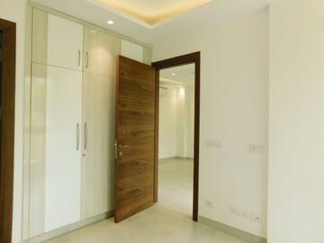 Room in 3 BHK Builder Floor at Vikram Nagar – for Sale