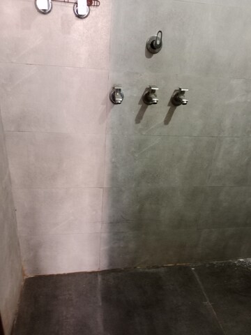Room in 2 BHK Builder Floor at Sector 17 – for Rent