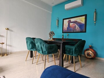 Bedroom in 3.5 BHK Apartment at Smart World Orchard, Sector 61 – for Rent