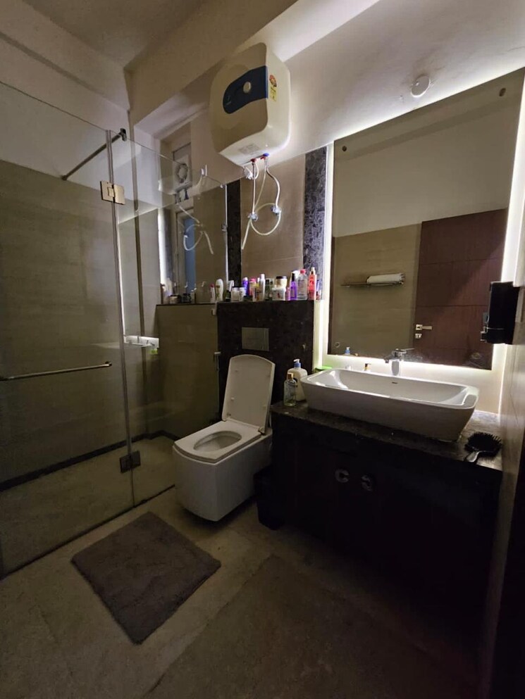 Master Bedroom, smart-world-orchard 3.5 Bedroom 1712 Sq.Ft. Apartment In Sector 61 Gurgaon 9138235