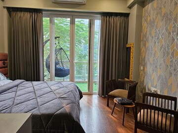 Living Room in 3.5 BHK Apartment at Smart World Orchard, Sector 61 – for Rent