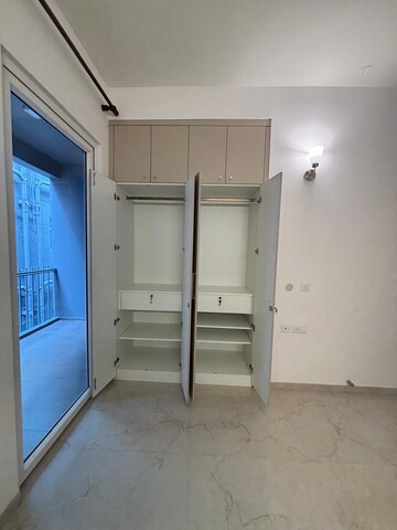 Building Lobby in 3 BHK Apartment at Smart World Orchard, Sector 61 – for Rent