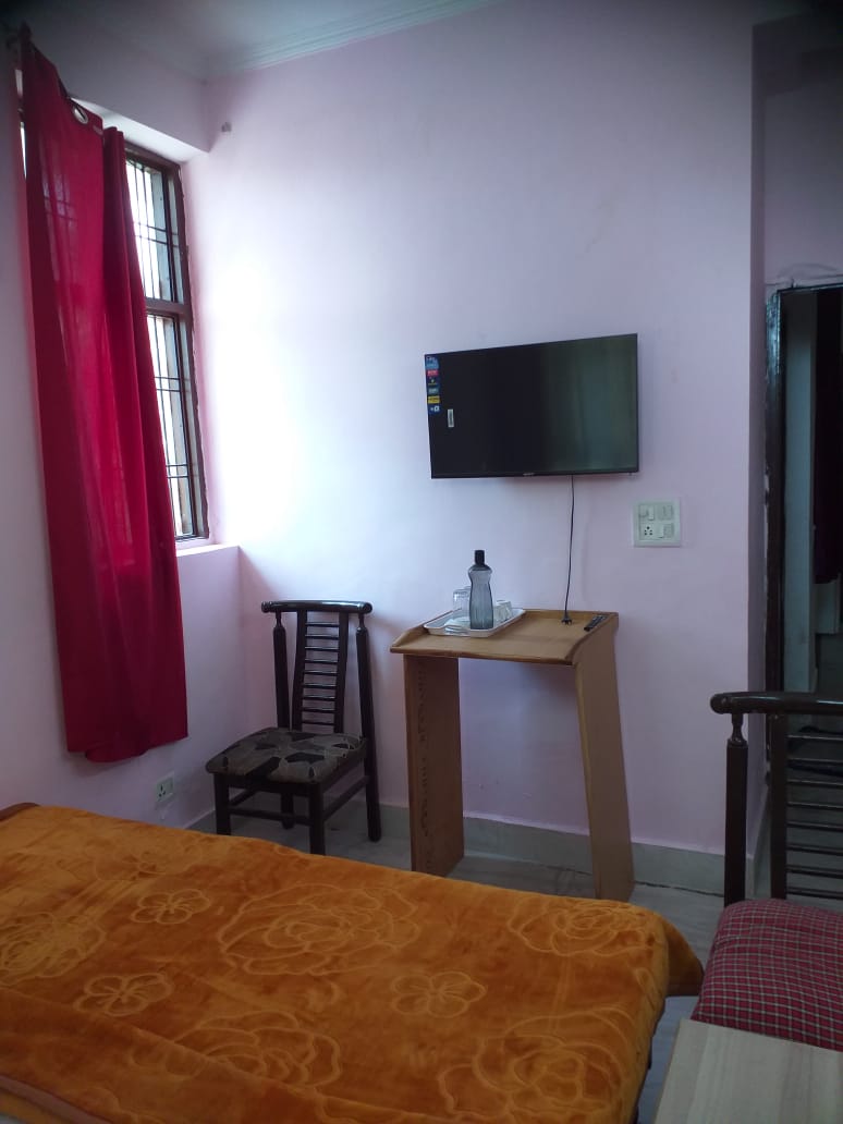 3 BHK + Study Room Builder Floor For Rent in Arun Vihar Sector 37