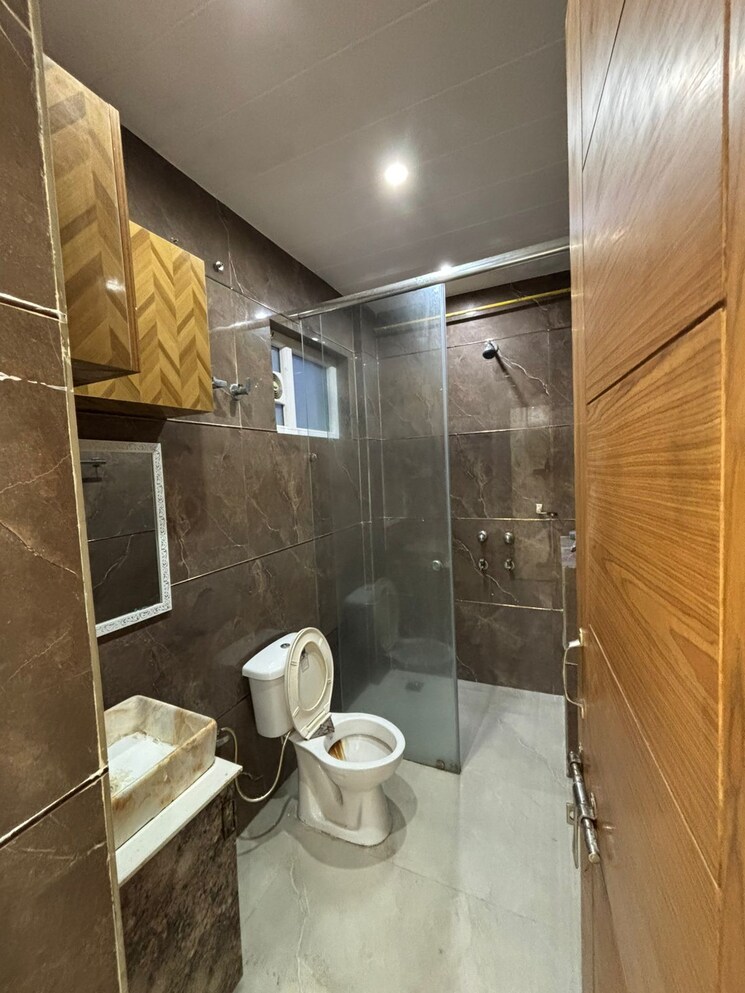 Bathroom, rwa-apartments-sector-47 2 Bedroom 1150 Sq.Ft. Builder Floor In Sector 47 Noida 9138246