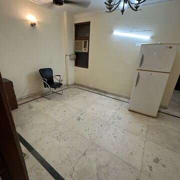 Room in 2 BHK Builder Floor at Kotla Mubarakpur – for Rent