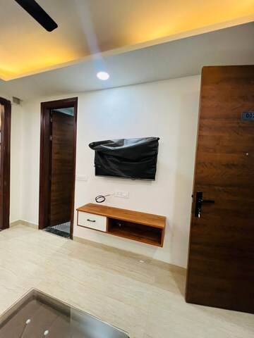 Furnished Amenities in 1 BHK Builder Floor at Saket – for Rent