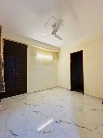 Room in 2 BHK Builder Floor at Saket – for Rent