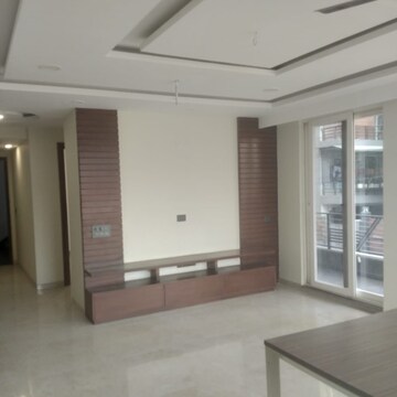 Room in 1 BHK Builder Floor at Sector 9 – for Rent