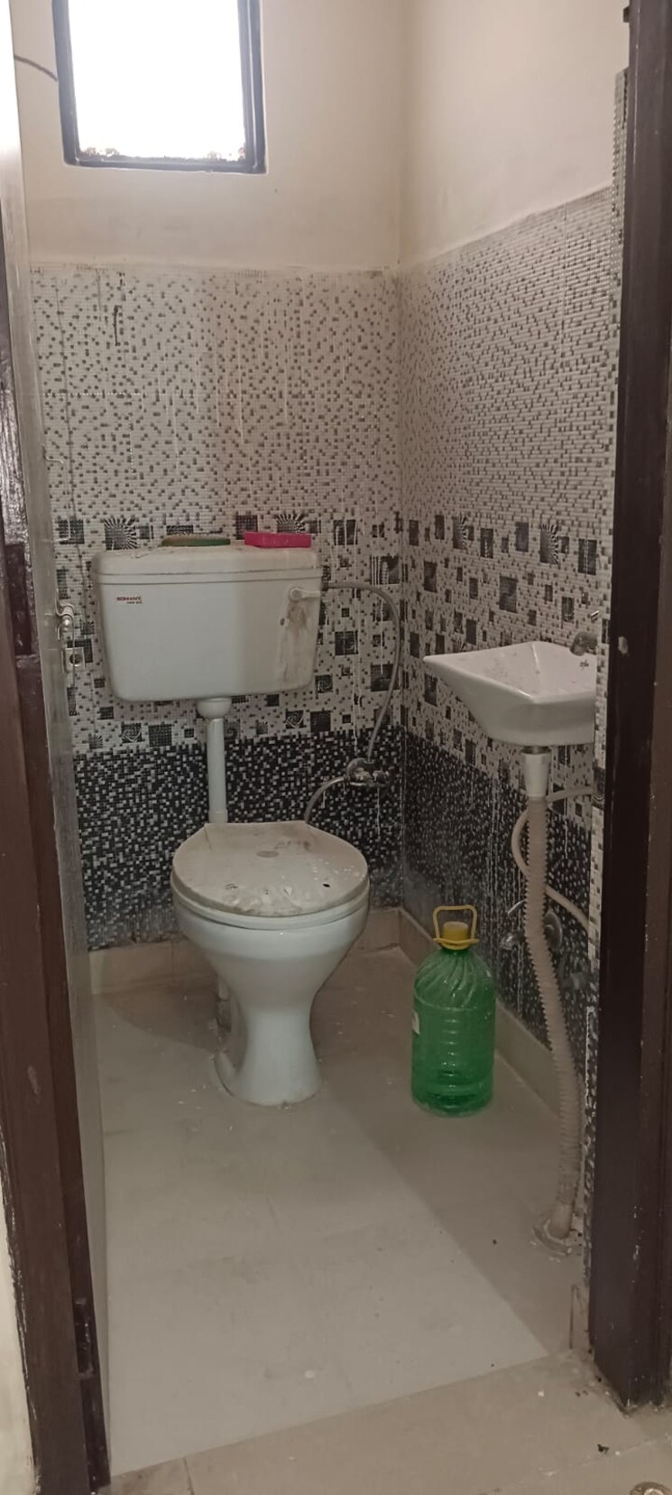Bathroom, laxmi-homes 1 Bedroom 600 Sq.Ft. Builder Floor In Shahberi Greater Noida 9138327