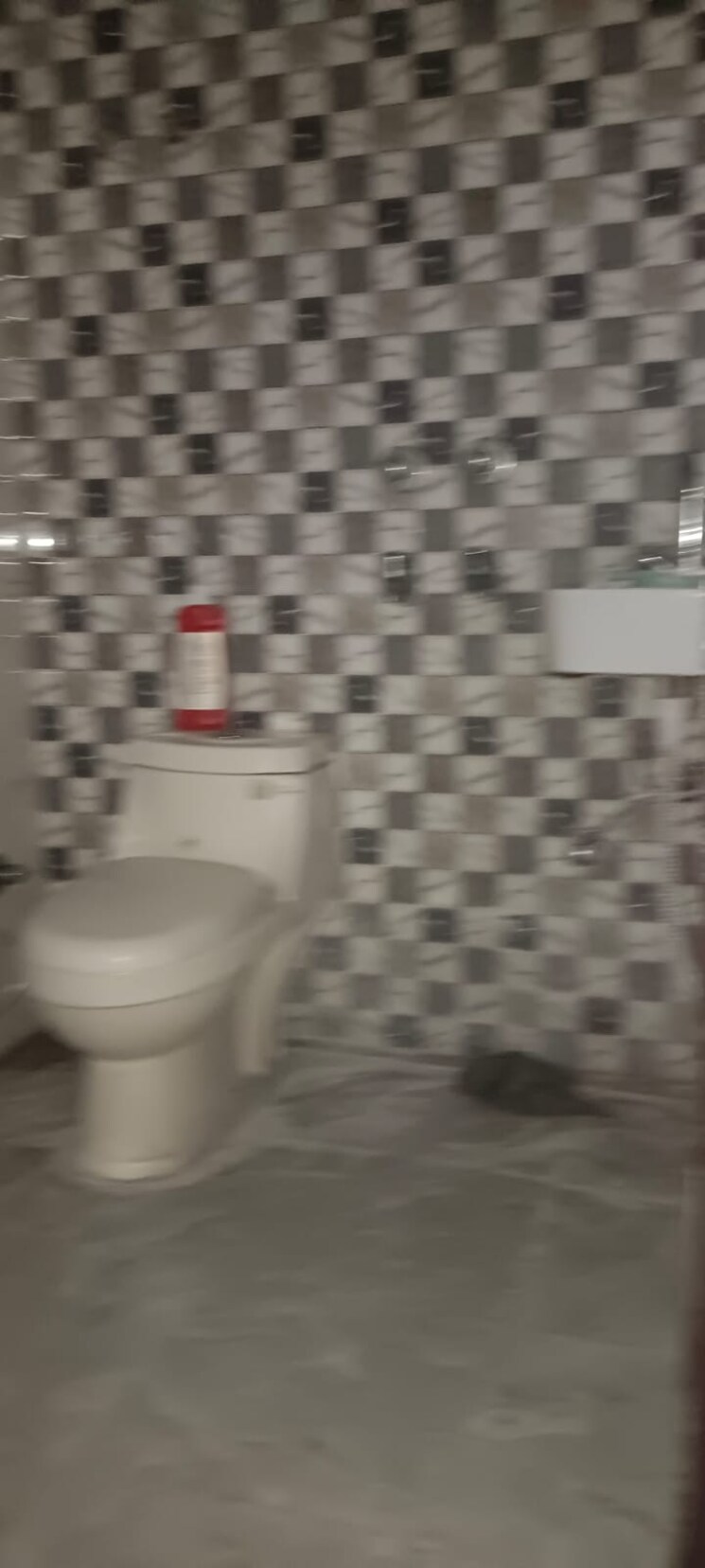 Bathroom, maan-heights 3 Bedroom 1100 Sq.Ft. Builder Floor In Gaur City 1 Greater Noida 9138331