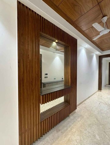 Room in 2 BHK Builder Floor at Saket – for Rent