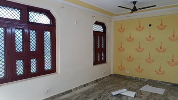 Room in 3 BHK Builder Floor at Sector 1 Vaishali – for Rent