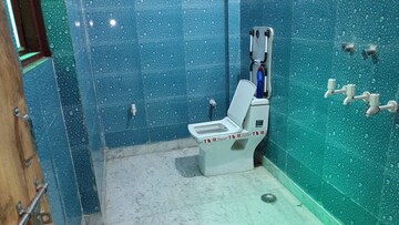 Bathroom in 3 BHK Builder Floor at Sector 1 Vaishali – for Rent