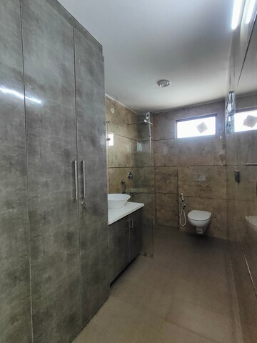 Master Bedroom in 3 BHK Builder Floor at Sector 52 – for Rent