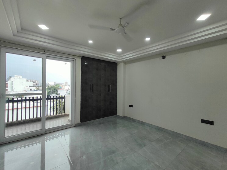Room, sector 52 3 Bedroom 1860 Sq.Ft. Builder Floor In Sector 52 Gurgaon 9138370