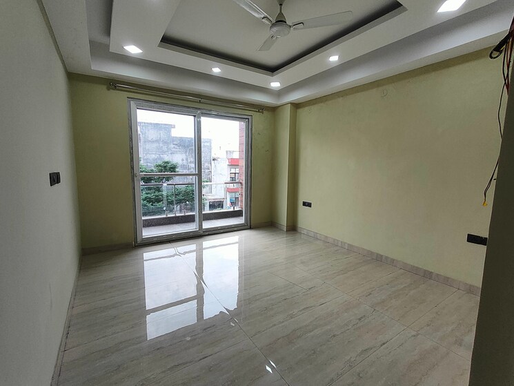 Room, sector 52 3 Bedroom 1860 Sq.Ft. Builder Floor In Sector 52 Gurgaon 9138370