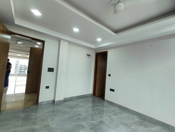 Room, sector 52 3 Bedroom 1860 Sq.Ft. Builder Floor In Sector 52 Gurgaon 9138370