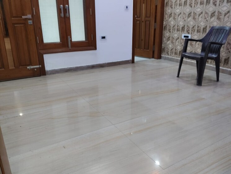 Room, sector 108 3 Bedroom 300 Sq.Mt. Independent House In Sector 108 Noida 9138390