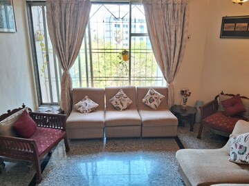 Living Room in 2.5 BHK Apartment at Bredco New Viceroy Park , Kandivali East – for Rent