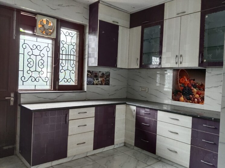 Kitchen, sector 92 2.5 Bedroom 450 Sq.Mt. Builder Floor In Sector 92 Noida 9138429