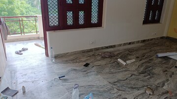 Room in 3 BHK Builder Floor at Sector 1 Vaishali – for Rent